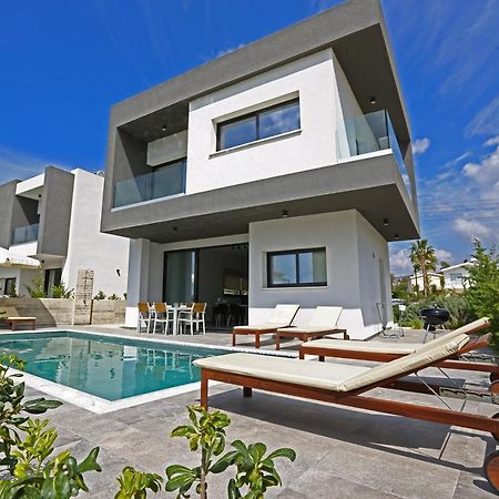 Villa Yria Coral Bay Bagian luar foto