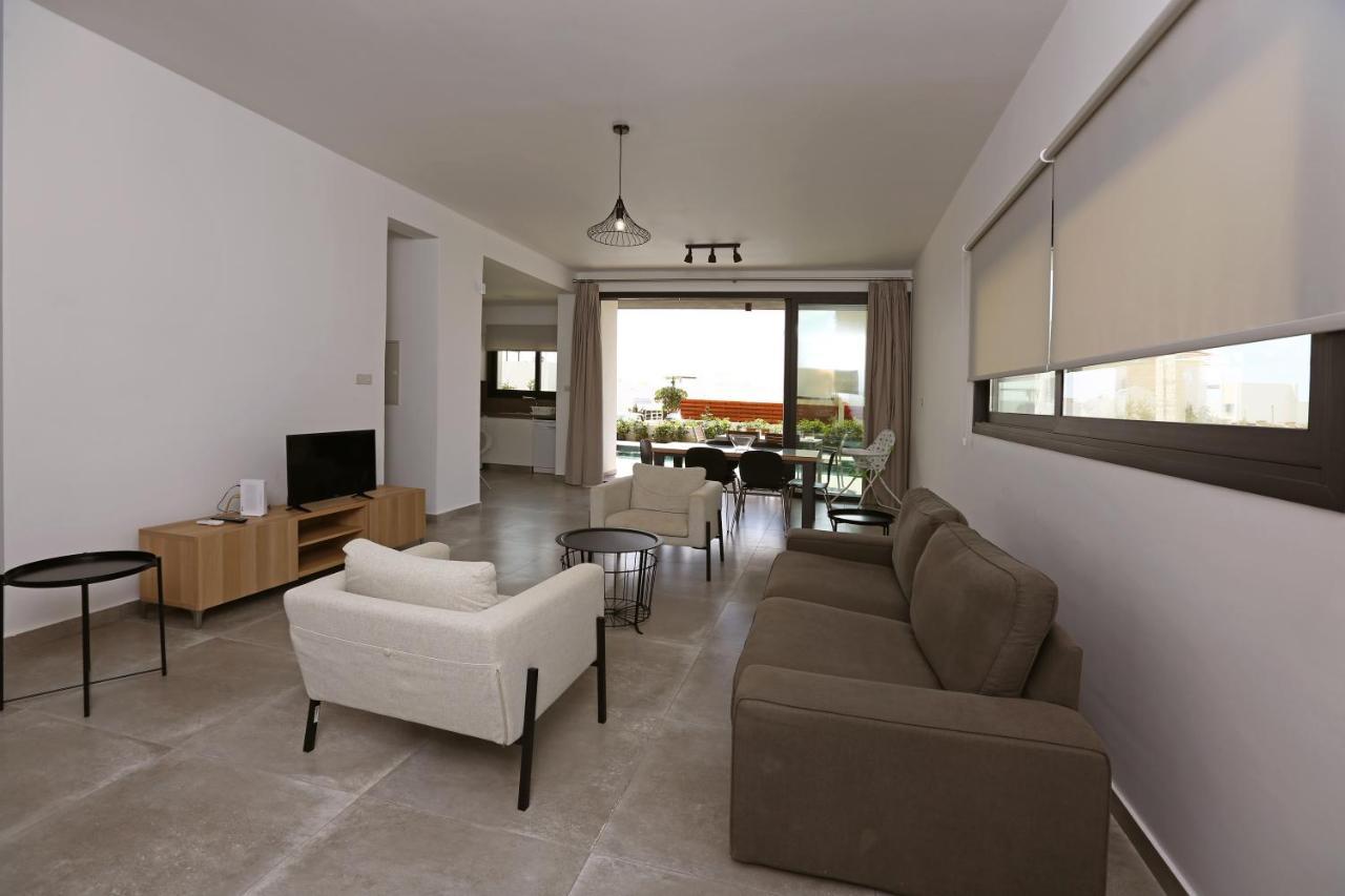 Villa Yria Coral Bay Bagian luar foto