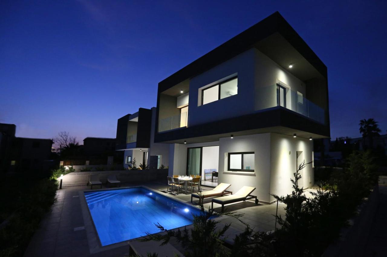 Villa Yria Coral Bay Bagian luar foto