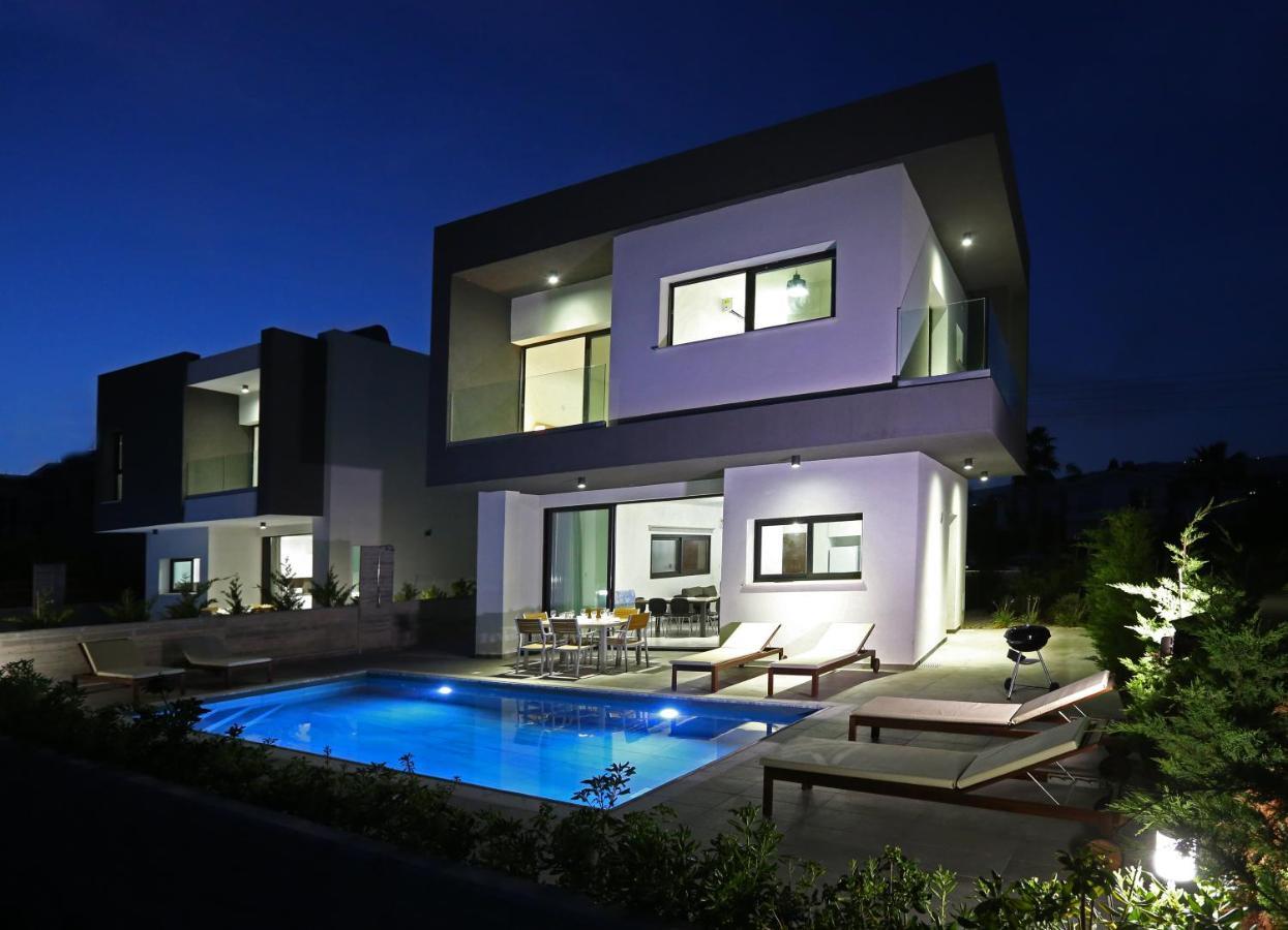 Villa Yria Coral Bay Bagian luar foto