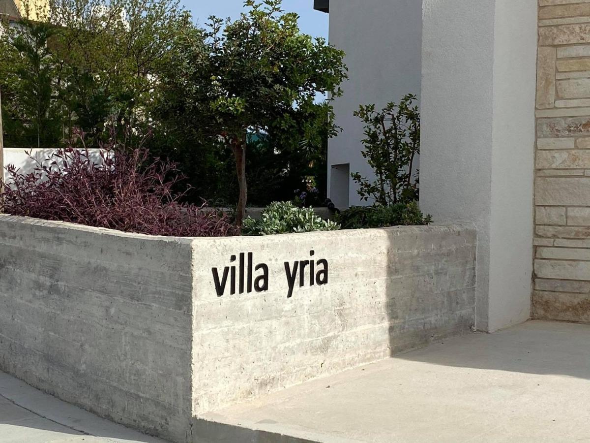 Villa Yria Coral Bay Bagian luar foto