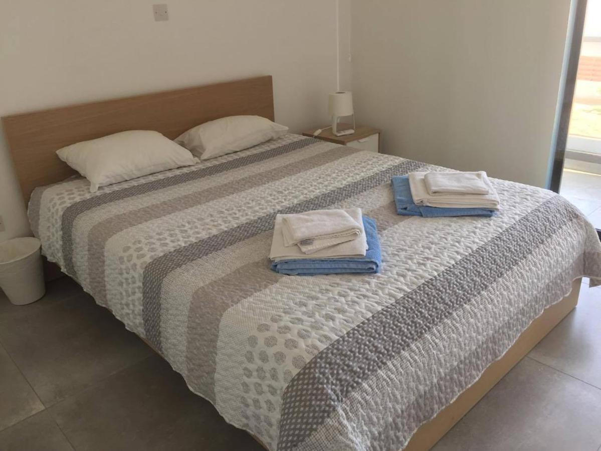 Villa Yria Coral Bay Bagian luar foto